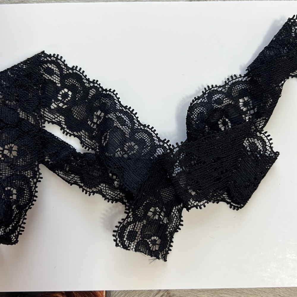 Embroidered Venice Mask - Picture 4 of 5